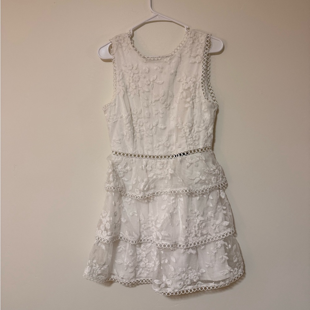 Elegant White Lace Dress